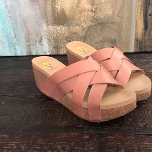 Gently Used - sz 9 Volatile